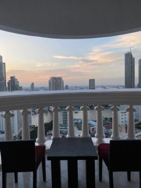 Elegant Panoramic River-View Residence